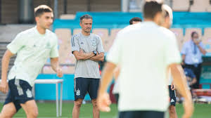 The country has rallied behind coach luis enrique, who is doing it his own way but public opinion is inclined to trust enrique and his decisions for now at least Bfr6muewpdccgm