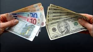 Eur Usd La Monnaie Unique Se Hisse Au Plus Haut Depuis Deux Ans Et Demi Face Au Dollar Bfm Bourse
