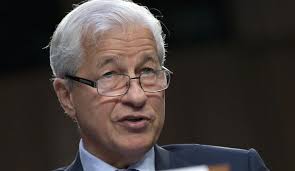 La impactante imagen de la invasión de aguavivas en Piriápolis: mirá qué  hacer si te pican