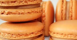 Le Grand Classique Que Tout Le Monde Aime Le Favori Des Macarons C Est Vrai Qu Avec Son Coeur Moelleux De Caramel Tendr Macaron Caramel La Cuisine De Bernard