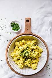 The Best Low Carb Vegan Tofu Scramble Recipe Diet Doctor Recipe Low Carb Vegan Tofu Scramble Vegan Recipes