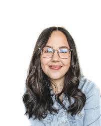 Naomi Kimball's Instagram, Twitter & Facebook