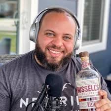 Maple Brûlée Rye features a unique Hard Truth mash bill, aged in charred  American white oak barrels and rested for over a year in maple brûlée  barrels from Tonnellerie Moreau in Quebec.🥃