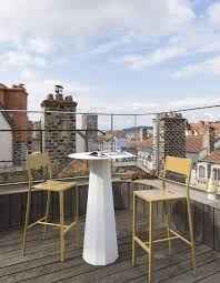 La Table De Balcon N A Jamais Ete Aussi Canon Table De Balcon Mobilier Jardin Balcon