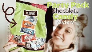 Amazon.com: Hershey Assorted Chocolate Flavored Snack Size, Candy Party  Pack, 33.43 oz