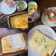 Jetzt versuche ich es auch mal! ☺️Honigmelone mit Schinken, der Wrap ist  aus Frischkäse und Ei, gefüllt mit Putenbrust und Käse… dazu heiße Zitrone  …