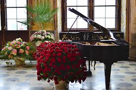 At piano's, we believe that flowers cross all barriers, and our greatest joy is bringing people together over a beautiful bouquet. Royalty Free Flower On Piano Photos Free Download Pxfuel