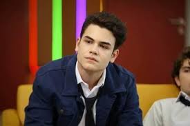 Atakan Hosgoren En Yakisli Turk Unlu Kizlarsoruyor Unluler Aktor Film