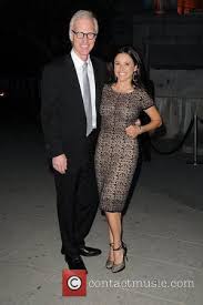 990 x 1437 jpeg 128 кб. Julia Louis Dreyfus News Photos And Videos Contactmusic Com