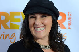 Ricki Lake shows off engagement ring in new post
