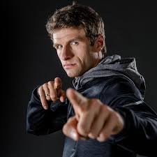 Als sohn von vater gerhard müller und mutter klaudia müller erlangte er im jahr 2021 als fußballer berühmtheit zum beispiel für bayern munich & german national squad. Thomas Muller Offizielle Homepage