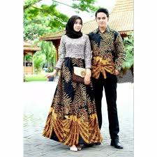 Aneka Model Batik 2020 Terbaru Untuk Pasangan Tunangan Model Baju Wanita Model Pakaian Pakaian Pesta