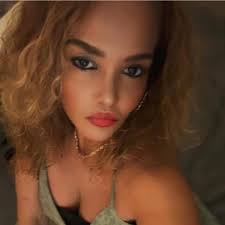 What is the typical recovery process for knee replacement surgery,  especially regarding pain and bending?