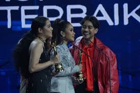 Don't forget to subcribe, like & share my lagu pop indonesia terbaik tahun 2000an tanpa iklan lagu pop indonesia terbaru 2019 lagu pop indonesia paling enak didengar waktu kerja. Ini Daftar Lengkap Pemenang Ami Awards 2019 Pop Hari Ini