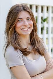 Allie Morin's Instagram, Twitter & Facebook