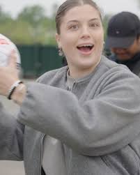 A-Z Racing 🏁🎉 Jeffrey Wint Eerste Heat op Derde Racedag van het V8 Oval  Series Kampioenschap! 🎉🏁 De derde racedag is net begonnen en BAM! Jeffrey  Hageman knalt meteen naar de overwinning