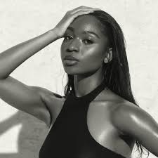 See Robyn perform her new track "Dopamine" for the first time.