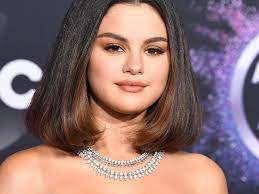 The best cut to help you with this is a bob. 23 Gorgeous Short Hairstyles For Round Face Shapes Who What Wear