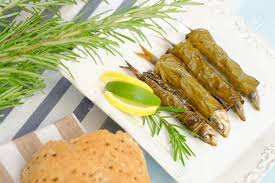 鰯魚包まれてつる葉 レモンとローズマリー ギリシャ料理 の写真素材 画像素材 Image 26977407