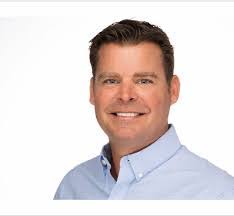 Adam Leland's Instagram, Twitter & Facebook