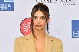 She is of british isles, german, polish, and jewish ancestry. Emily Ratajkowski Slams Mommy Shamers Who Leave Awful Remarks On Her Instagram Posts Glamour