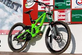 Pin By Cycle Toscana On I Just Want It All Downhill Bike Bicycle Mountain Bike Specialized Mountain Bikes