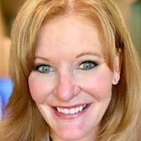 Kelly Plank's Instagram, Twitter & Facebook