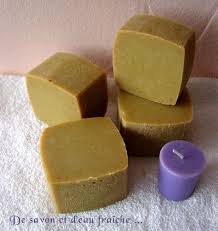 Suite A Une Conversation Que J Ai Eue Avec Zinette Sur Le Forum Des Plaisirs De Kimitsu A Propos De L Huile Essenti Savon Recettes De Savon Savon Fait Maison