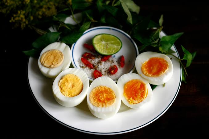 Kỹ thuật luộc trứng dễ bóc vỏ