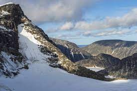Von hier in richtung er ist nicht nur der höchste berg schwedens, sondern auch der höchste nördliche berg in ganz eurasien. Schwedens Hochster Gipfel Ist Plotzlich Nicht Mehr Der Hochste Nzz