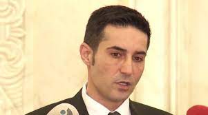 Între modificările pe care se grăbesc să le facă sunt legea amnistiei şi a graţierii care anulează toate dosarele penale cu pedepse de până la 7 ani închisoare. Gratiere Cele Mai Noi È™tiri