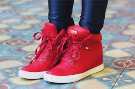 Resultado de imagem para tenis cano alto feminino