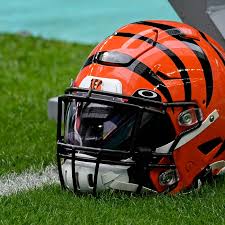Green's measurables compare to other wide receivers? Bengals Among Teams That Have Recently Met With Wr Mike Strachan Cincy Jungle