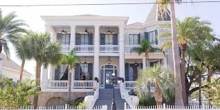 There's a time that one couple decided to turn that feeling into reality and stood on two airplanes as they were promising eternal love to each other. The 9 Best Intimate Wedding Venues In Houston Peerspace