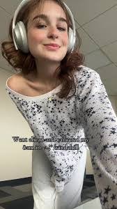 Vanessa Ochsner's Instagram, Twitter & Facebook