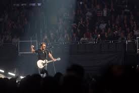 Eric Church Gives Fans Their Moneys Worth At Staples Center