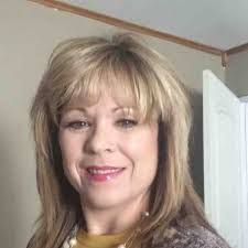 Cindy Molloy's Instagram, Twitter & Facebook