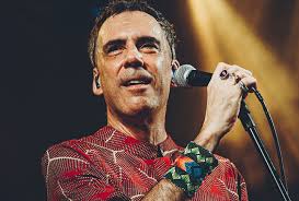 Arnaldo Antunes lança edição deluxe do álbum "Ao Vivo no Estúdio"