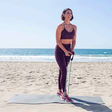 Take a look at how quick and easy you can workout using resistance bands with this free beach back workout using our resistance bands ! 10 Quick Resistance Band Arm Exercises You Can Do At Home