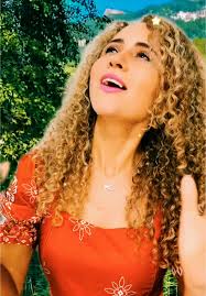 Vitória Doce: Louvor e Gratidão