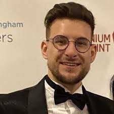 Tom Bott's Instagram, Twitter & Facebook