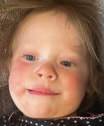 Samantha Capper's Instagram, Twitter & Facebook