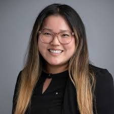 Andrea Quinones's Instagram, Twitter & Facebook