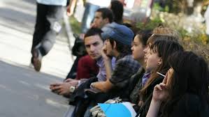 Un obicei raspandit in toata romania, dar si in randul altor popoare, este sarutatul sub vasc, in noaptea dintre ani. Rata Somajului A Fost De 4 7 In T4 2017 Somajul In Randul Tinerilor 21