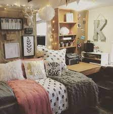 This Is One Of The Cutest Dorm Room Ideas For Girls Dorm Room Inspiration Girls Dorm Room Cute Dorm Rooms