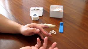 This splint keeps the finger straight (picture 5). How To Take Care Of Your Mallet Finger Mallet Finger Splints Youtube