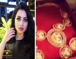 أكبر دليل عربي لحسابات مشاهير سناب شات. Ø¨Ø§Ù„ÙÙŠØ¯ÙŠÙˆ Ø´Ø§Ù‡Ø¯ Ø§Ù„ÙÙ†Ø§Ù†Ø© Ø§Ù„Ù…Ù‡Ø±Ø© Ø§Ù„Ø¨Ø­Ø±ÙŠÙ†ÙŠØ© ØªØ³ØªØ¹Ø±Ø¶ Ø®Ø²Ù†Ø© Ù…Ø¬ÙˆÙ‡Ø±Ø§ØªÙ‡Ø§ Ø§Ù„Ø«Ù…ÙŠÙ†Ø© ØµØ­ÙŠÙØ© Ø§Ù„Ù…Ø±ØµØ¯