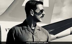 Bankrolled by pooja entertainment, bell bottom is the first big bollywood movie to release in cinemas post the second wave of coronavirus. On Akshay Kumar S Birthday Presenting A New Look From His Film Bell Bottom