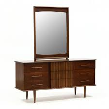 Featuring clean lines, 3 drawers, and an affordable. American Mid Century Walnut Dresser With Mirror Lot 343 July Gallery Auctionjul 20 2019 9 00am