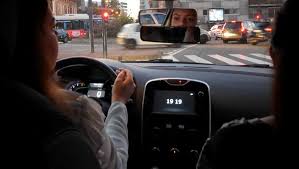 La location de voiture double commande est faite pour vous! Toulouse On Peut Louer Une Voiture D Auto Ecole Ladepeche Fr